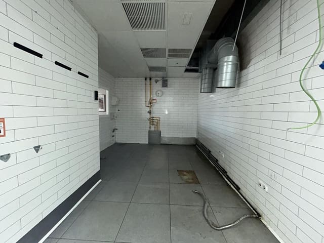 Erhverv til leje i Torrent - € 4.000 (Ref: 9438947)