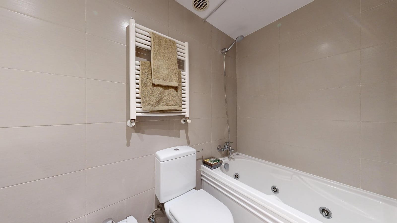 3 slaapkamer Flat te koop in Torrent met zwembad - € 290.000 (Ref: 9449936)