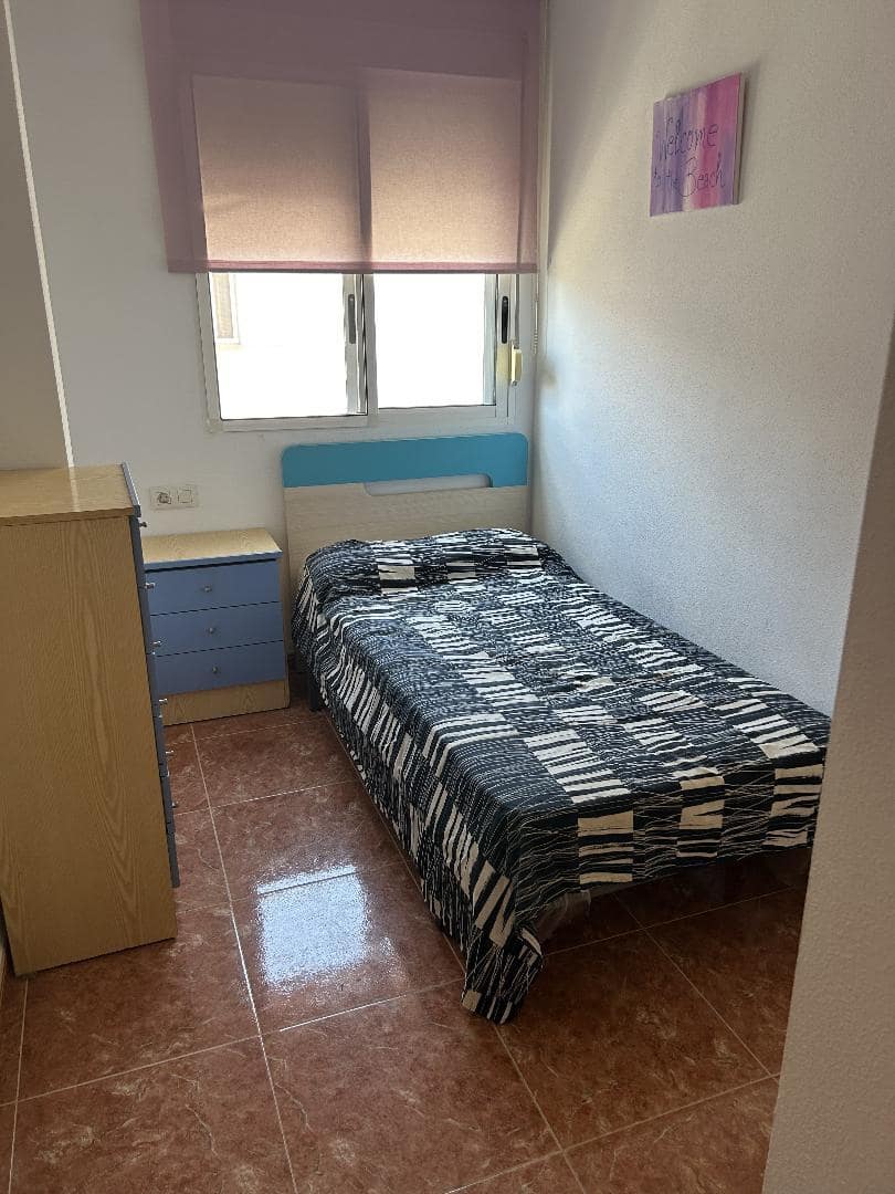 3 slaapkamer Flat te huur in Chilches - € 700 (Ref: 9455681)