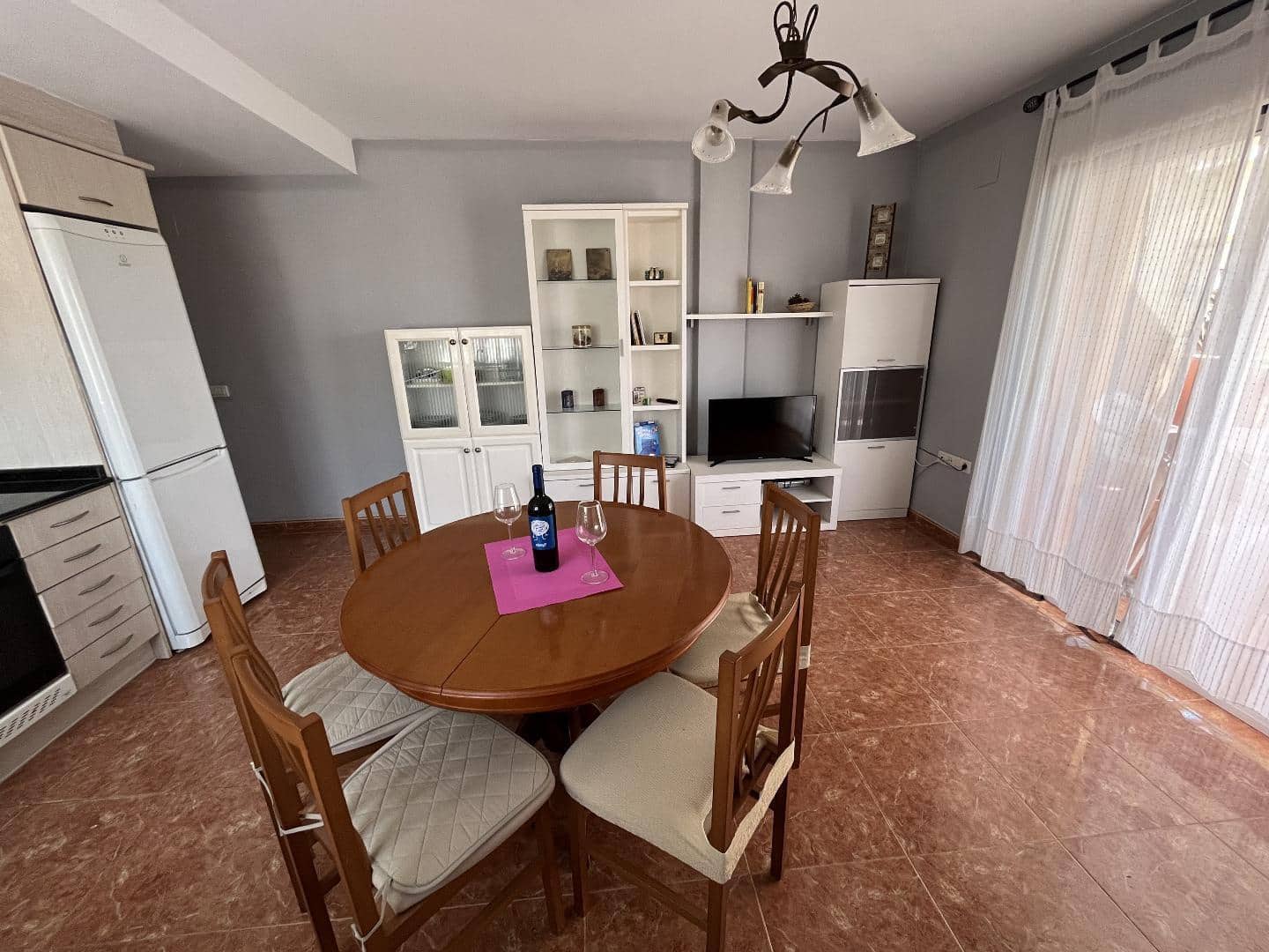 3 slaapkamer Flat te huur in Chilches - € 700 (Ref: 9455681)