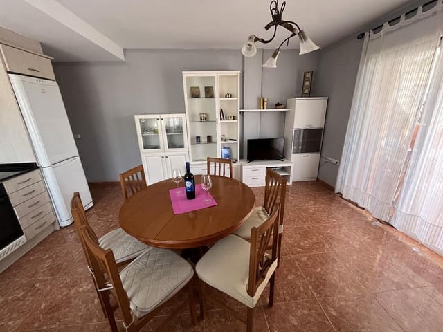 3 slaapkamer Flat te huur in Playa de Chilches, Chilches - € 700 (Ref: 9455681)