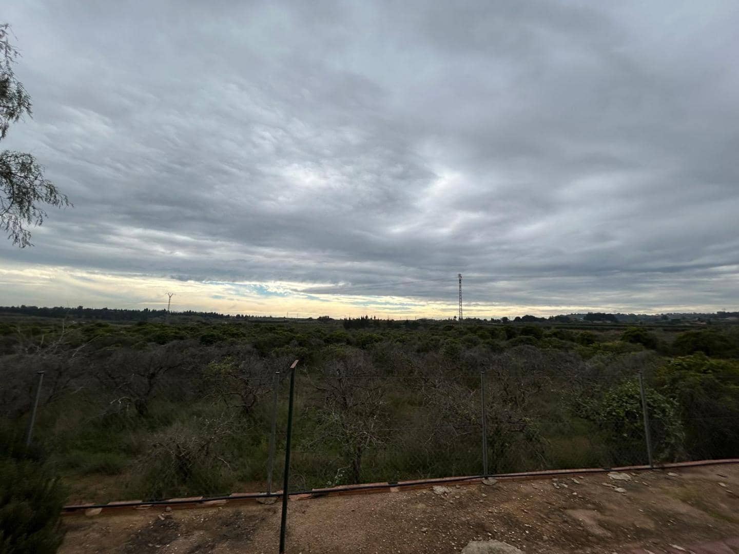 Villa for sale in Torrent with pool - € 275,000 (Ref: 9590469)