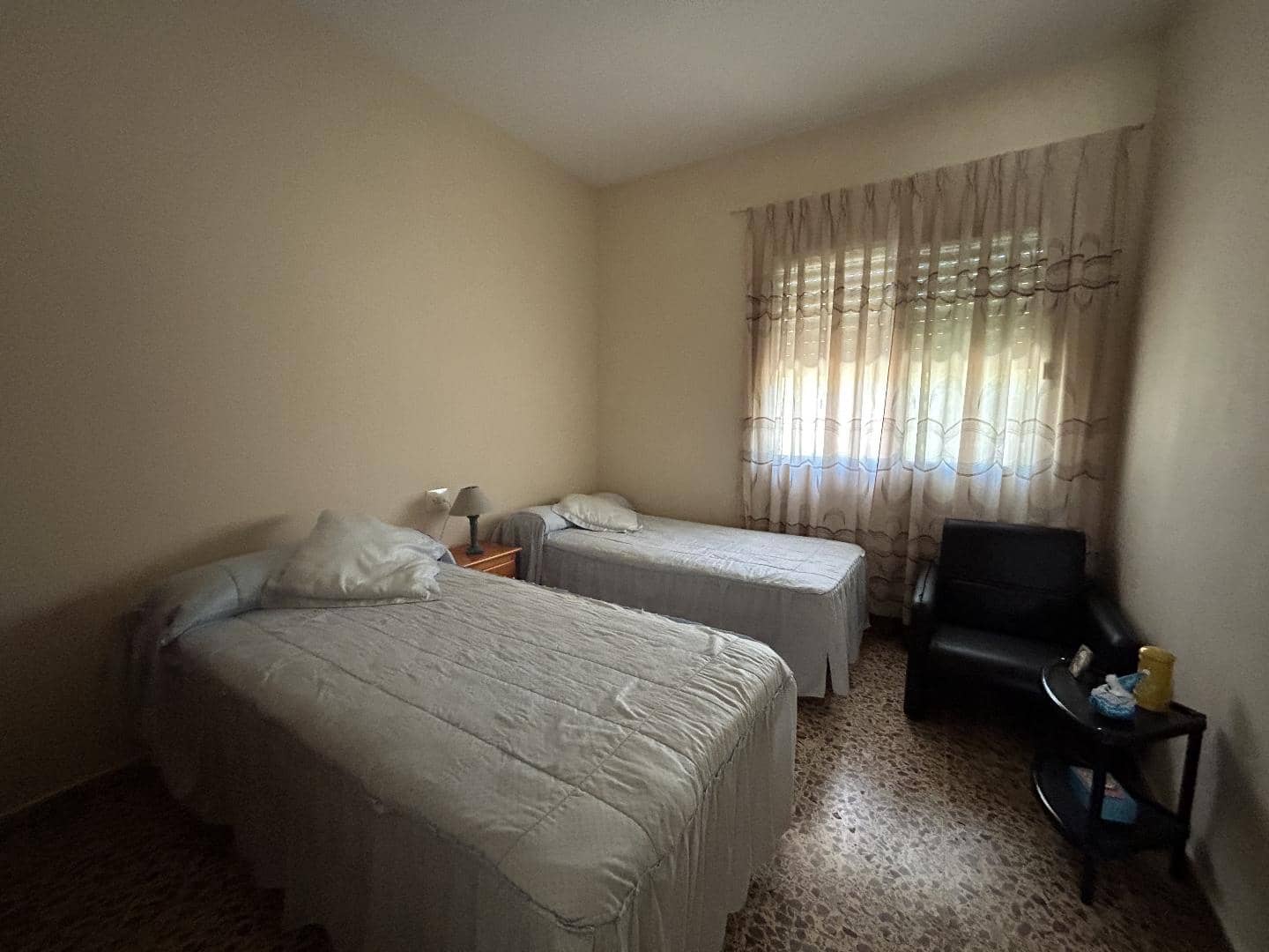 Villa for sale in Torrent with pool - € 275,000 (Ref: 9590469)