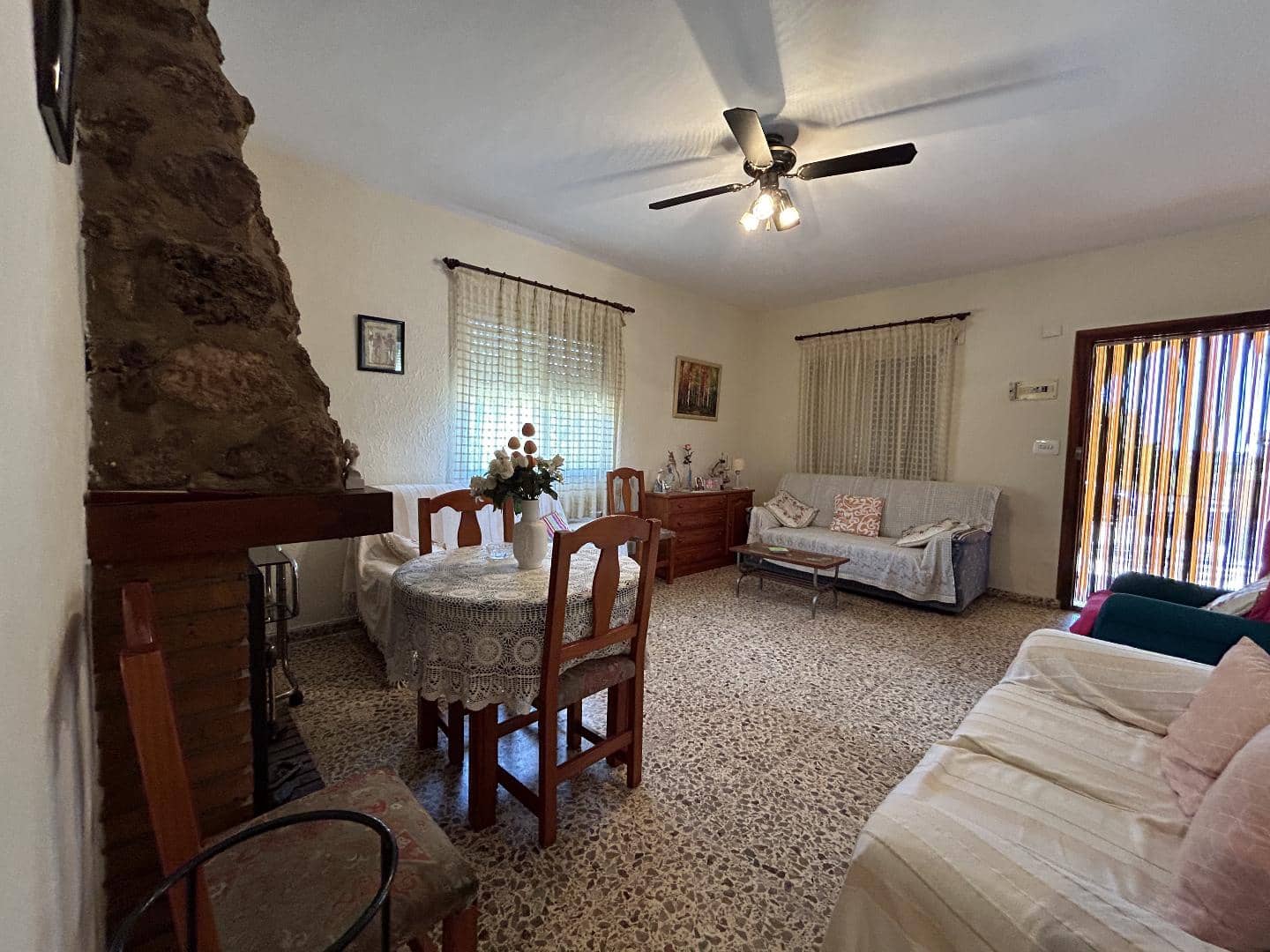 Villa for sale in Torrent with pool - € 275,000 (Ref: 9590469)