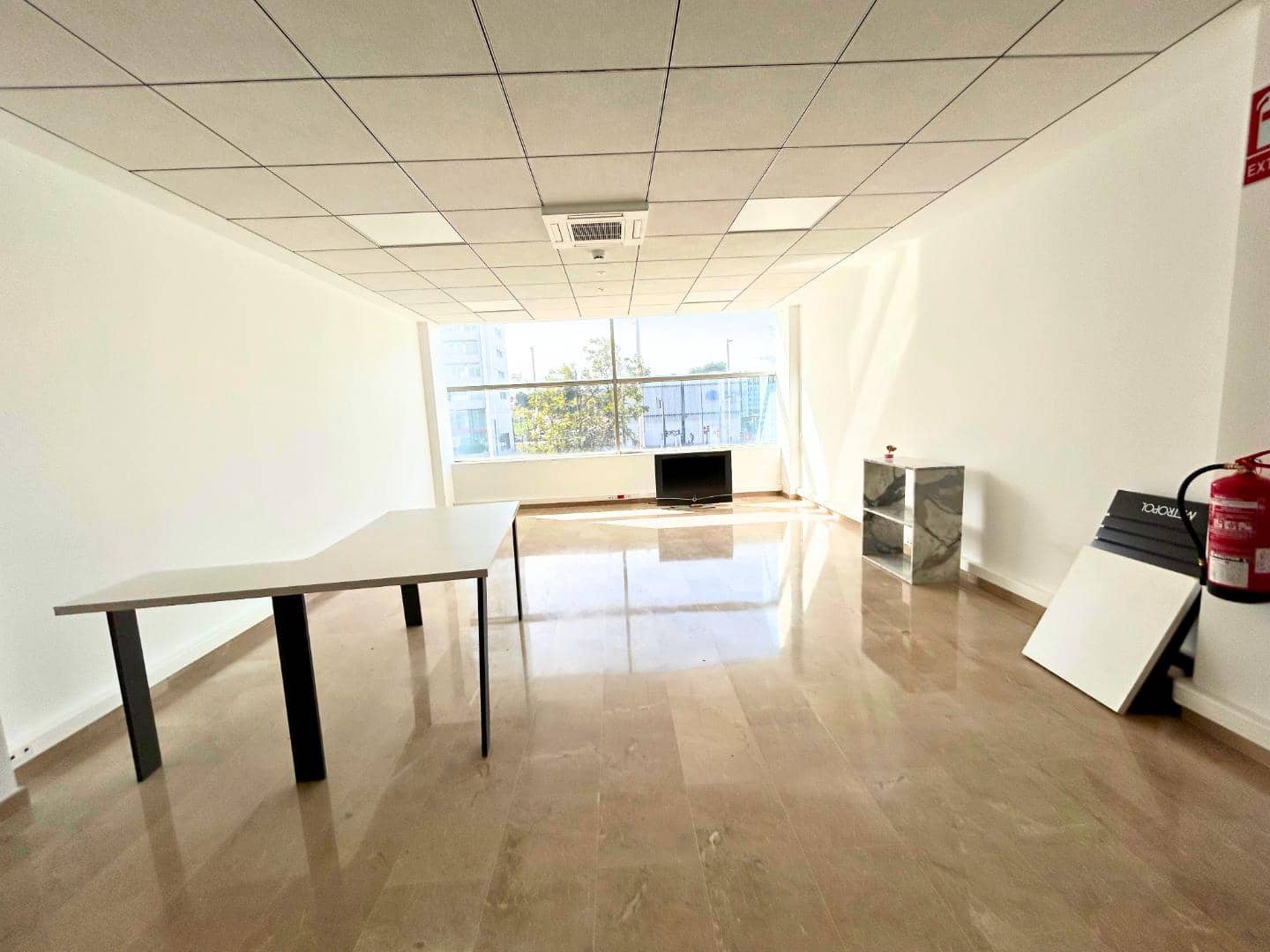 Office for rent in Torrent - € 650 (Ref: 9605406)