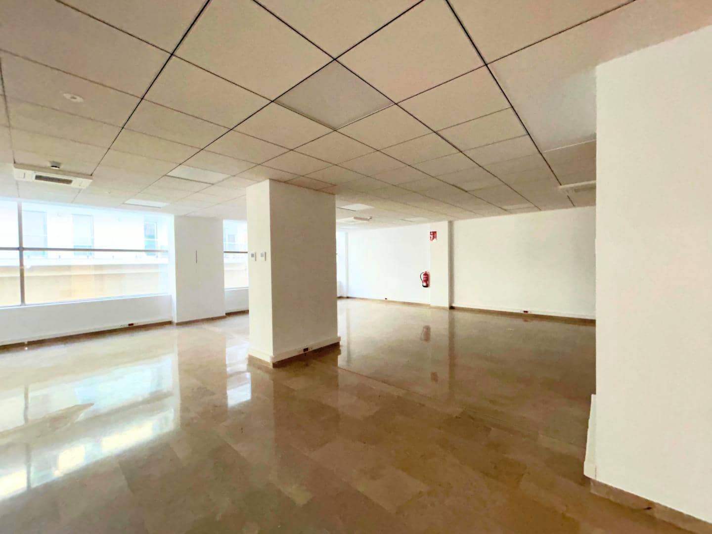 Office for rent in Torrent - € 1,550 (Ref: 9605407)