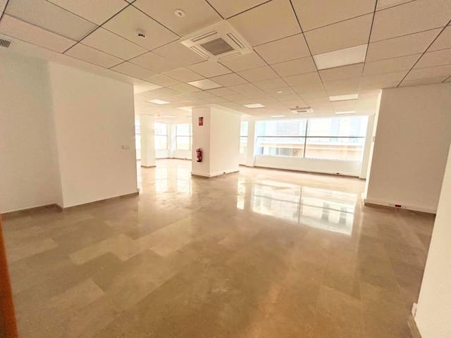 Office for rent in Torrent - € 1,550 (Ref: 9605407)