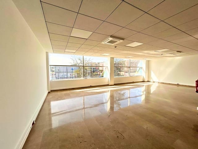 Office for rent in Torrent - € 1,325 (Ref: 9605408)