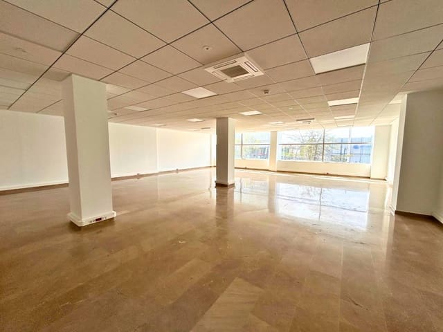 Office for rent in Torrent - € 1,325 (Ref: 9605408)