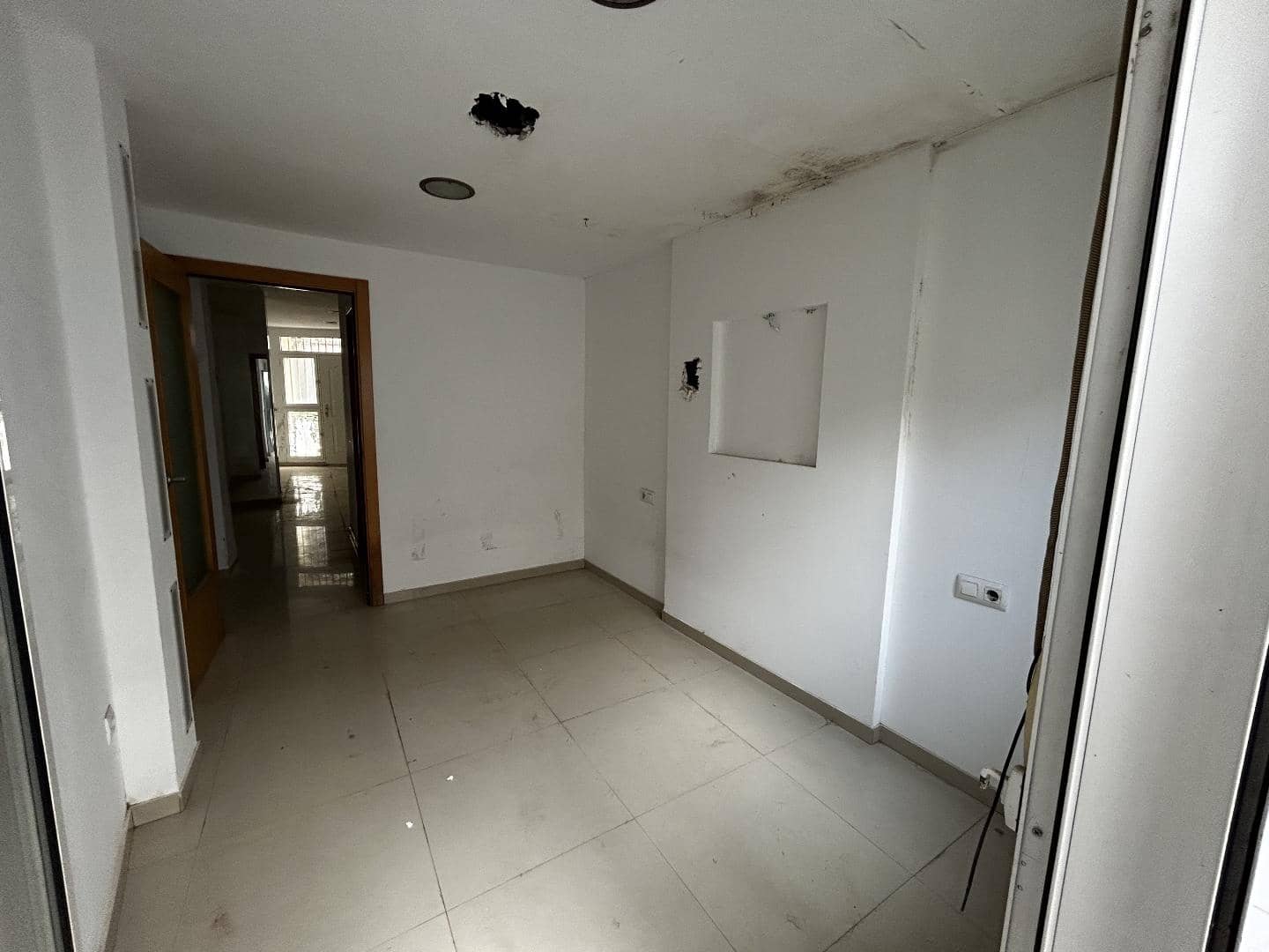 Gewerbe zu verkaufen in Alaquas - 145.000 € (Ref: 9700080)