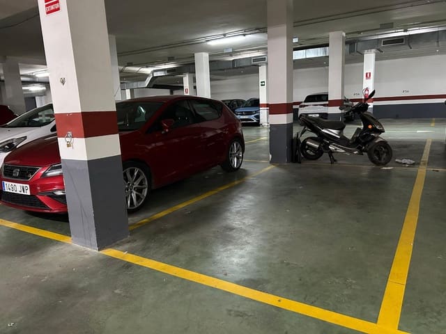 Garage for sale in Torrent - € 16,000 (Ref: 9730817)