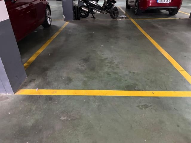 Garage for sale in Torrent - € 16,000 (Ref: 9730817)