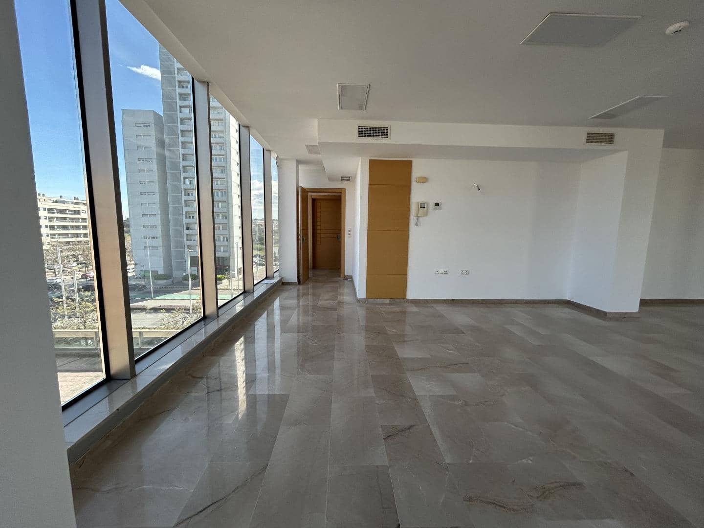 Office for rent in Torrent - € 650 (Ref: 9737109)