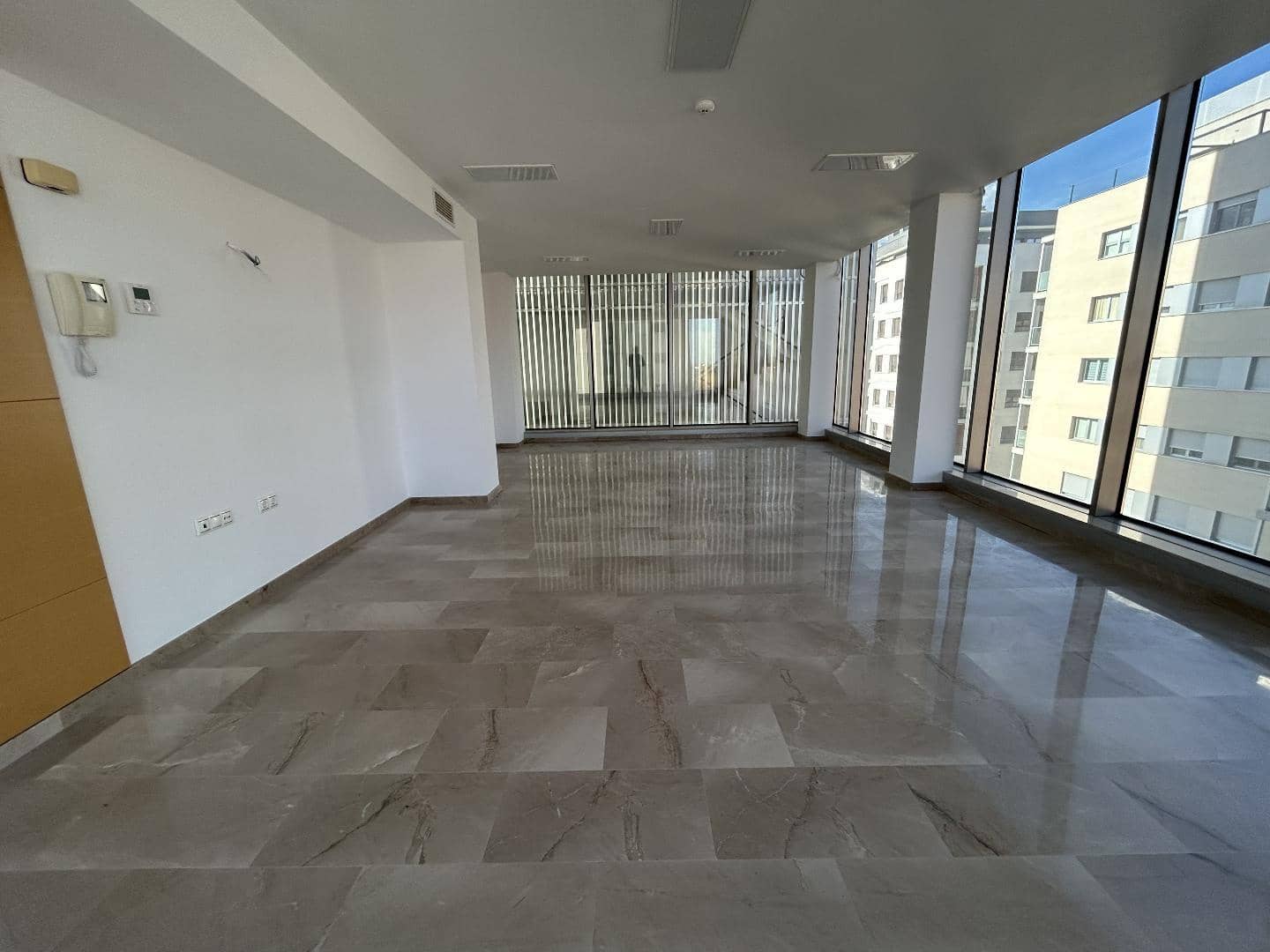 Office for rent in Torrent - € 650 (Ref: 9737109)
