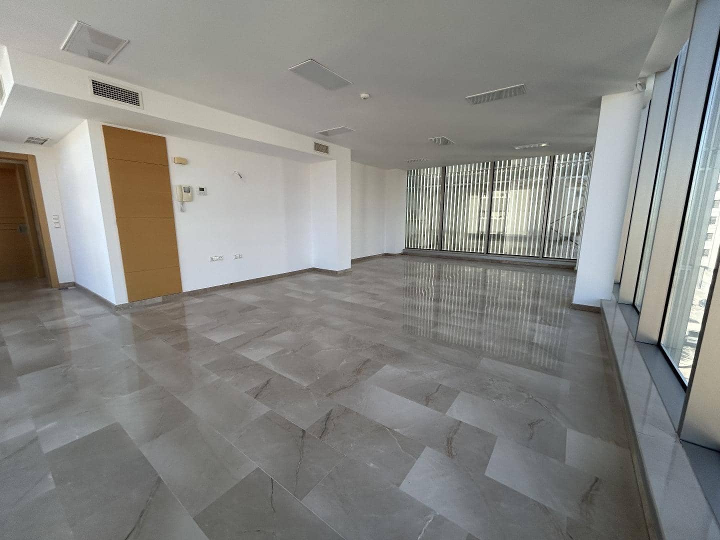 Office for rent in Torrent - € 650 (Ref: 9737109)