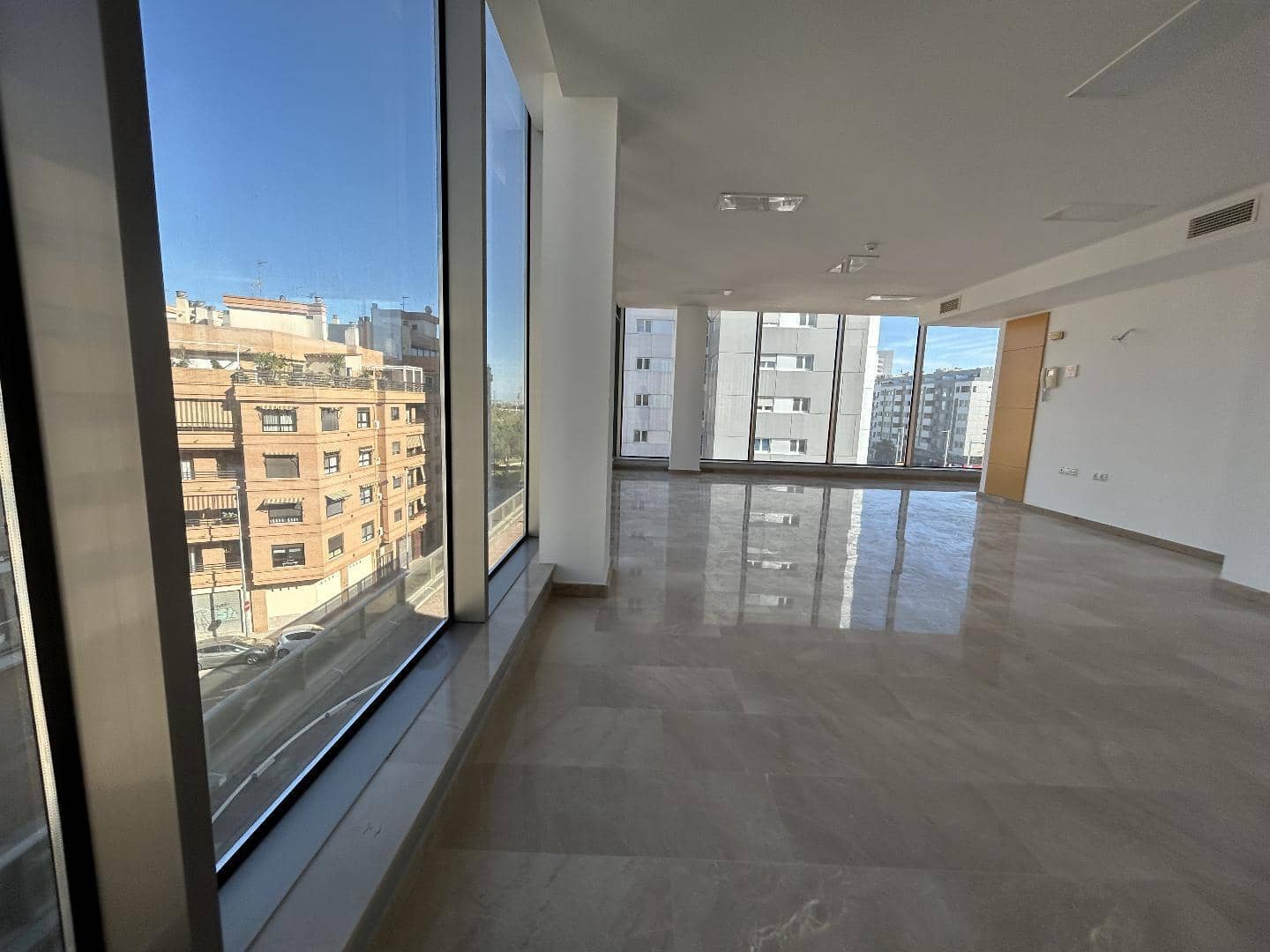 Office for rent in Torrent - € 650 (Ref: 9737109)