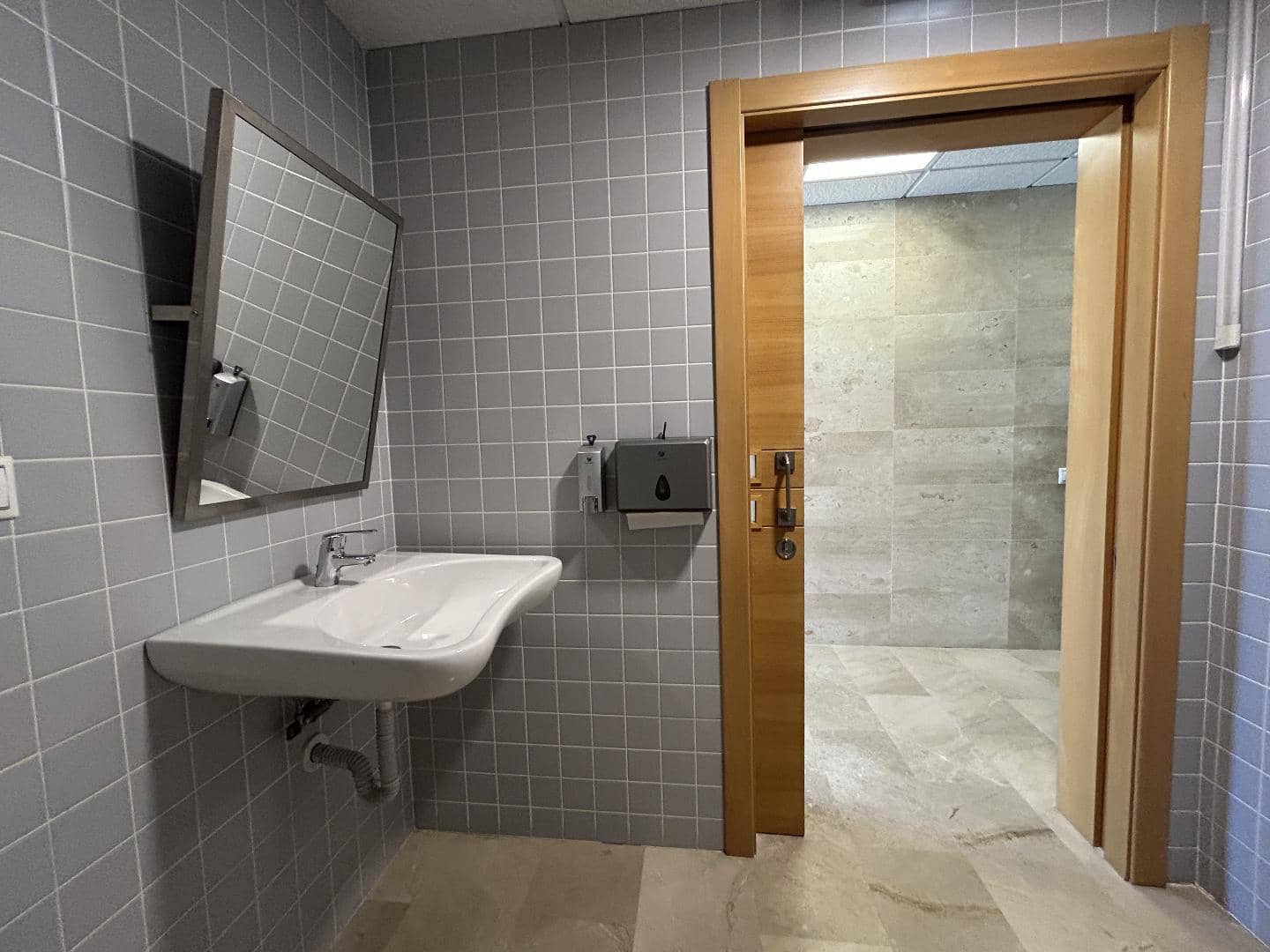 Office for rent in Torrent - € 650 (Ref: 9737109)