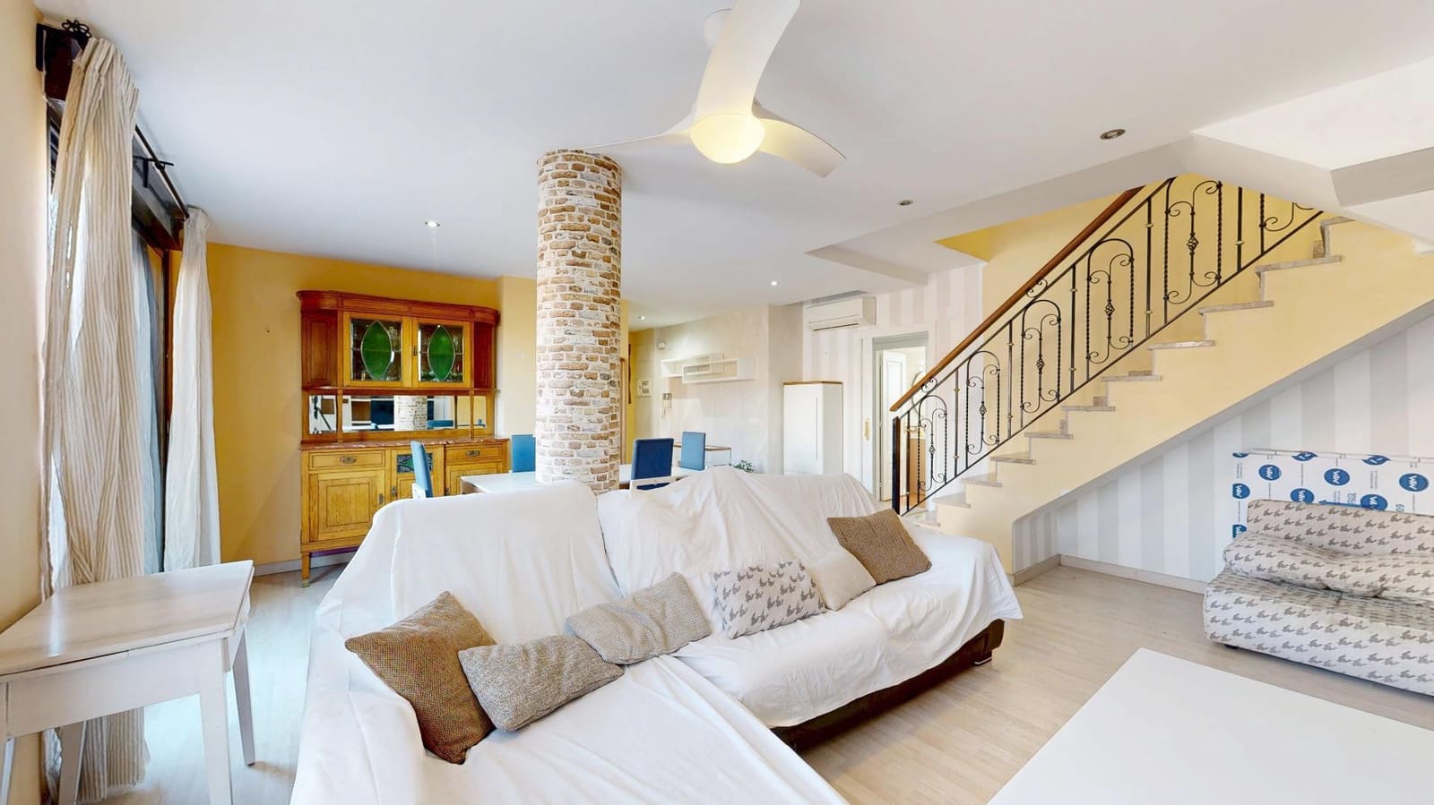 4 bedroom Penthouse for sale in Valencia city - € 520,000 (Ref: 9752308)