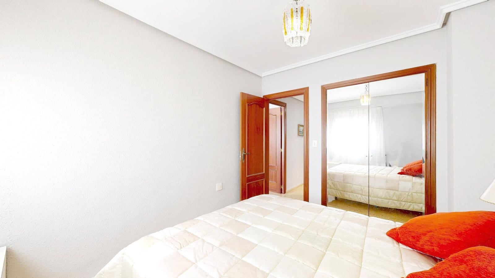 4 sovrum Lägenhet till salu i Torrent - 285 000 € (Ref: 9753509)