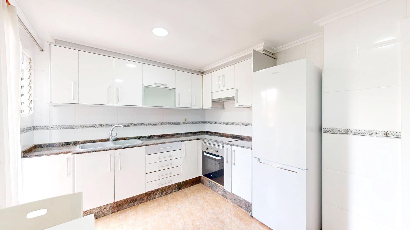 4 sovrum Lägenhet till salu i Torrent - 285 000 € (Ref: 9753509)