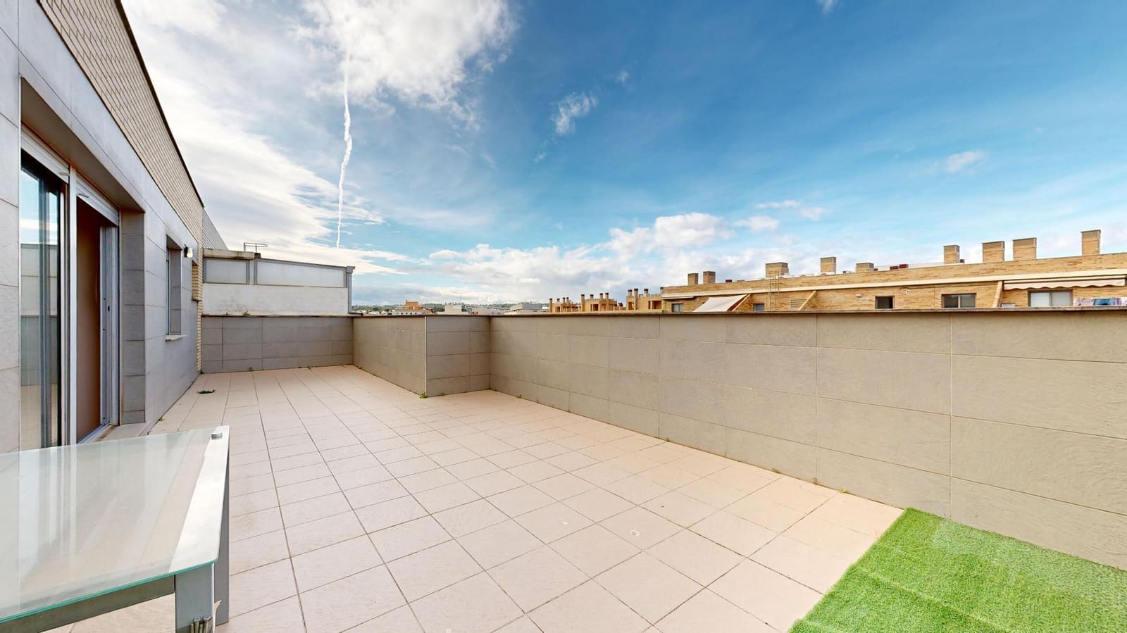 2 makuuhuone Kattohuoneisto vuokrattavana paikassa Torrent mukana 
autotalli - 1 250 € (Ref: 9788709)