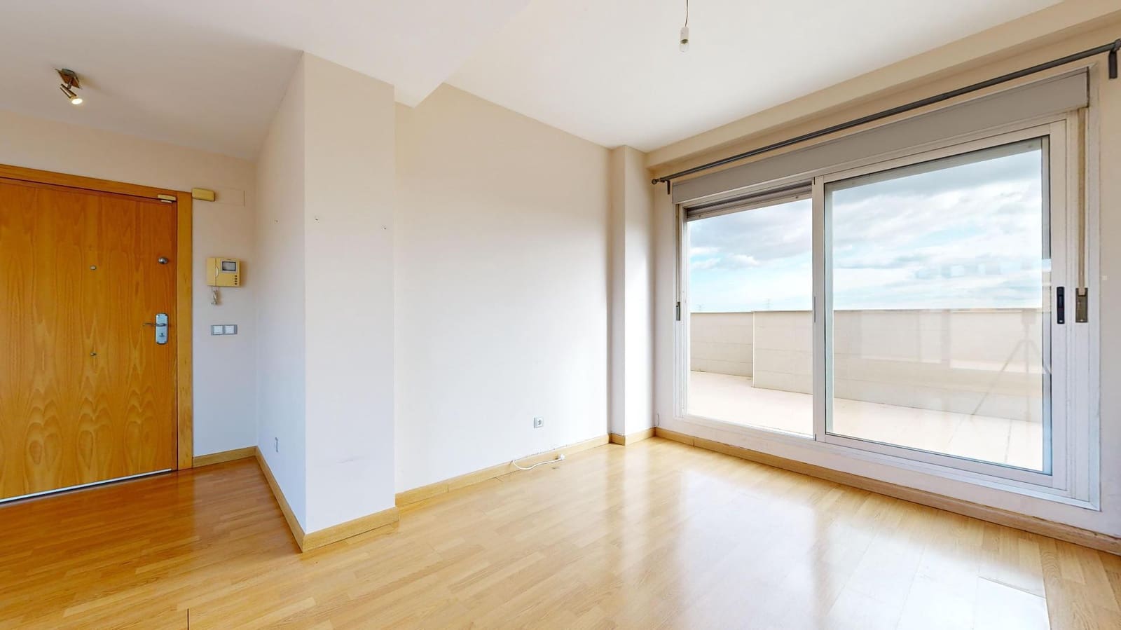 2 makuuhuone Kattohuoneisto vuokrattavana paikassa Torrent mukana 
autotalli - 1 250 € (Ref: 9788709)