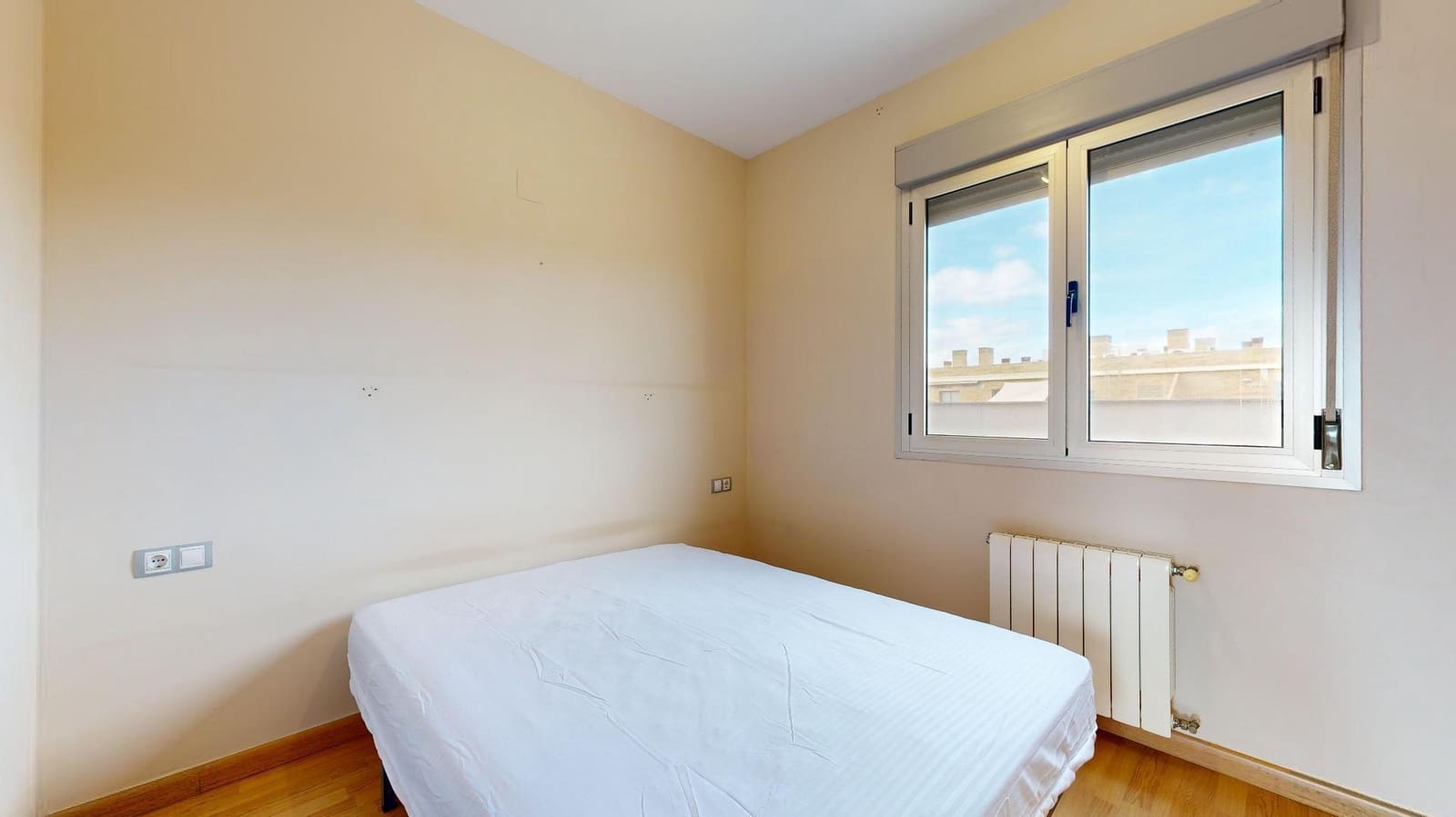 2 makuuhuone Kattohuoneisto vuokrattavana paikassa Torrent mukana 
autotalli - 1 250 € (Ref: 9788709)