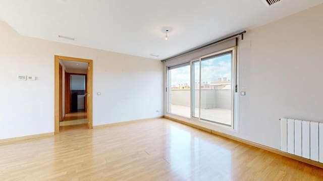 2 makuuhuone Kattohuoneisto vuokrattavana paikassa Torrent mukana 
autotalli - 1 250 € (Ref: 9788709)