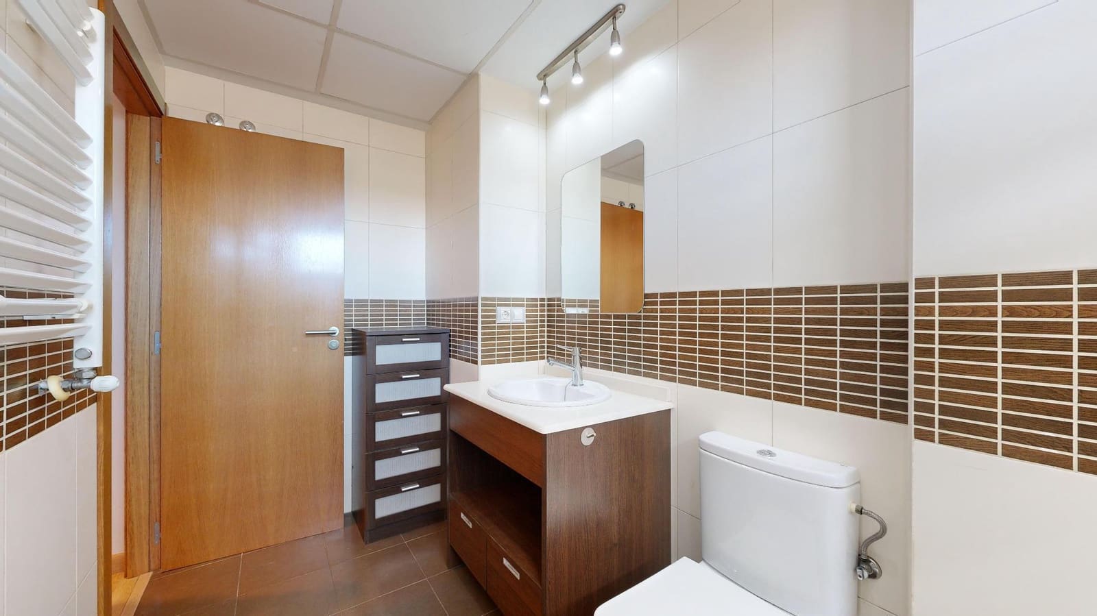 2 makuuhuone Kattohuoneisto vuokrattavana paikassa Torrent mukana 
autotalli - 1 250 € (Ref: 9788709)