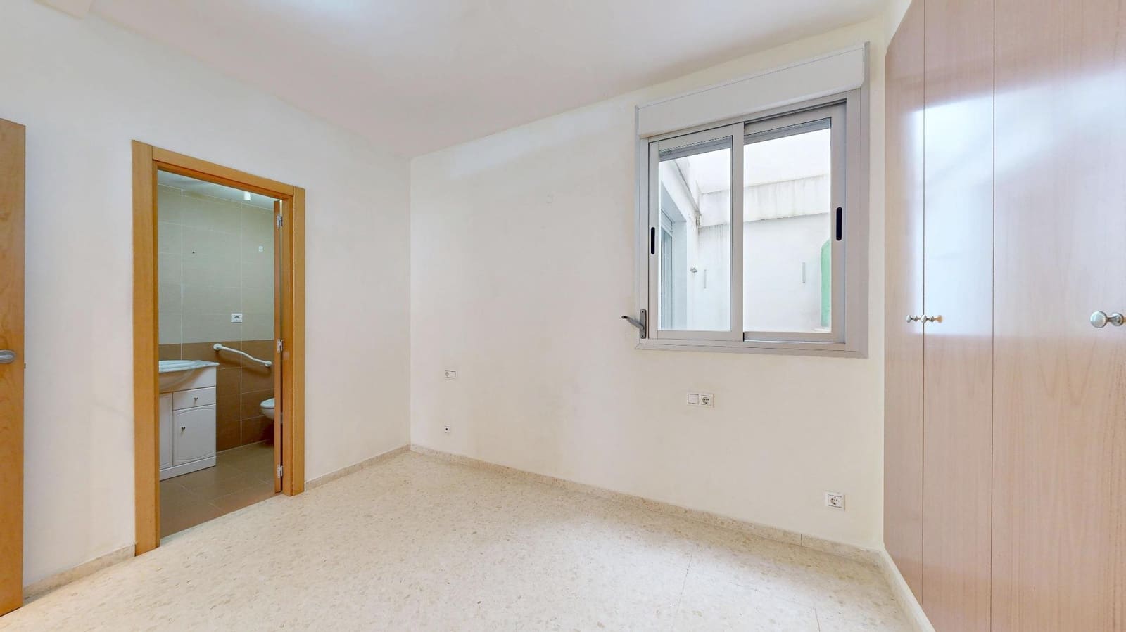 3 bedroom Flat for sale in Montserrat - € 172,000 (Ref: 9795944)