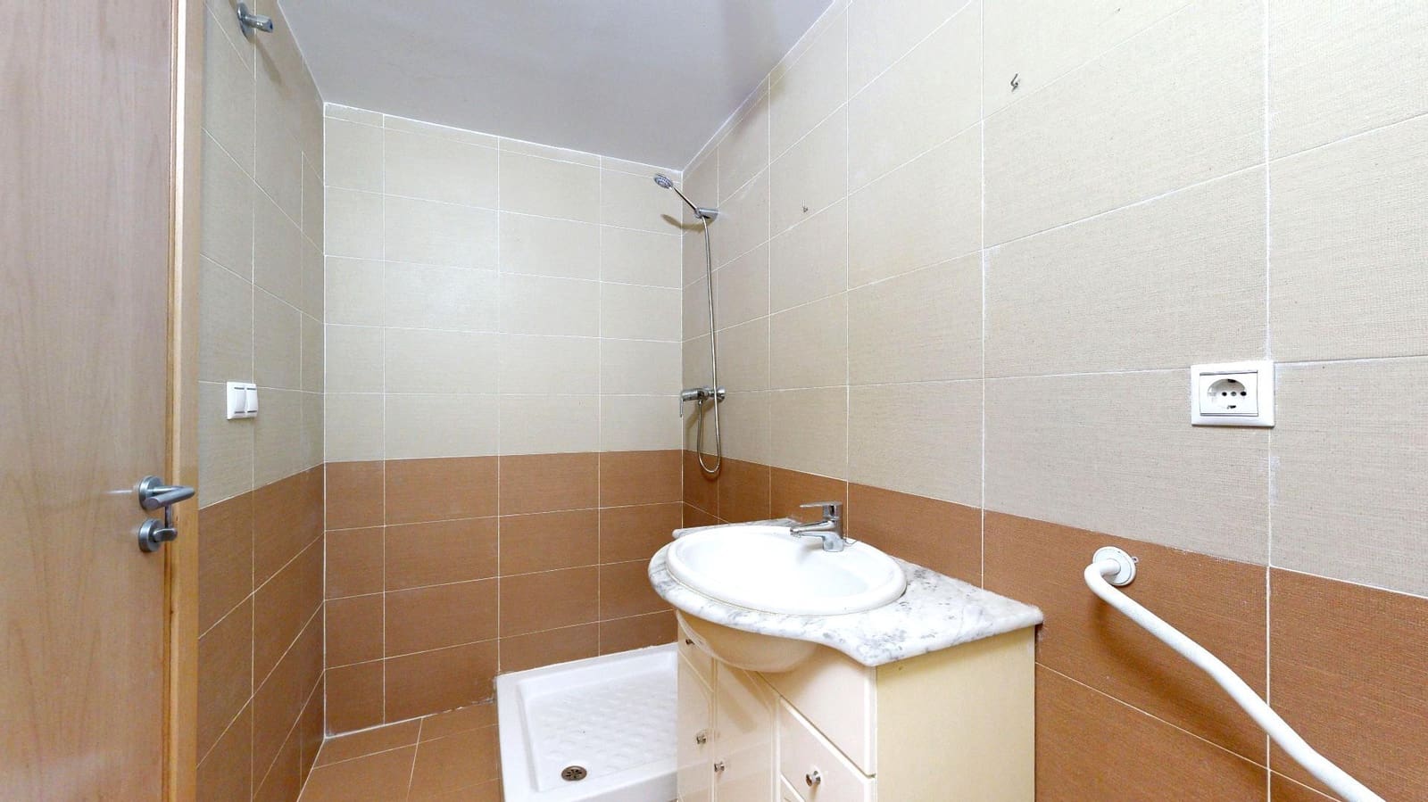 3 bedroom Flat for sale in Montserrat - € 172,000 (Ref: 9795944)