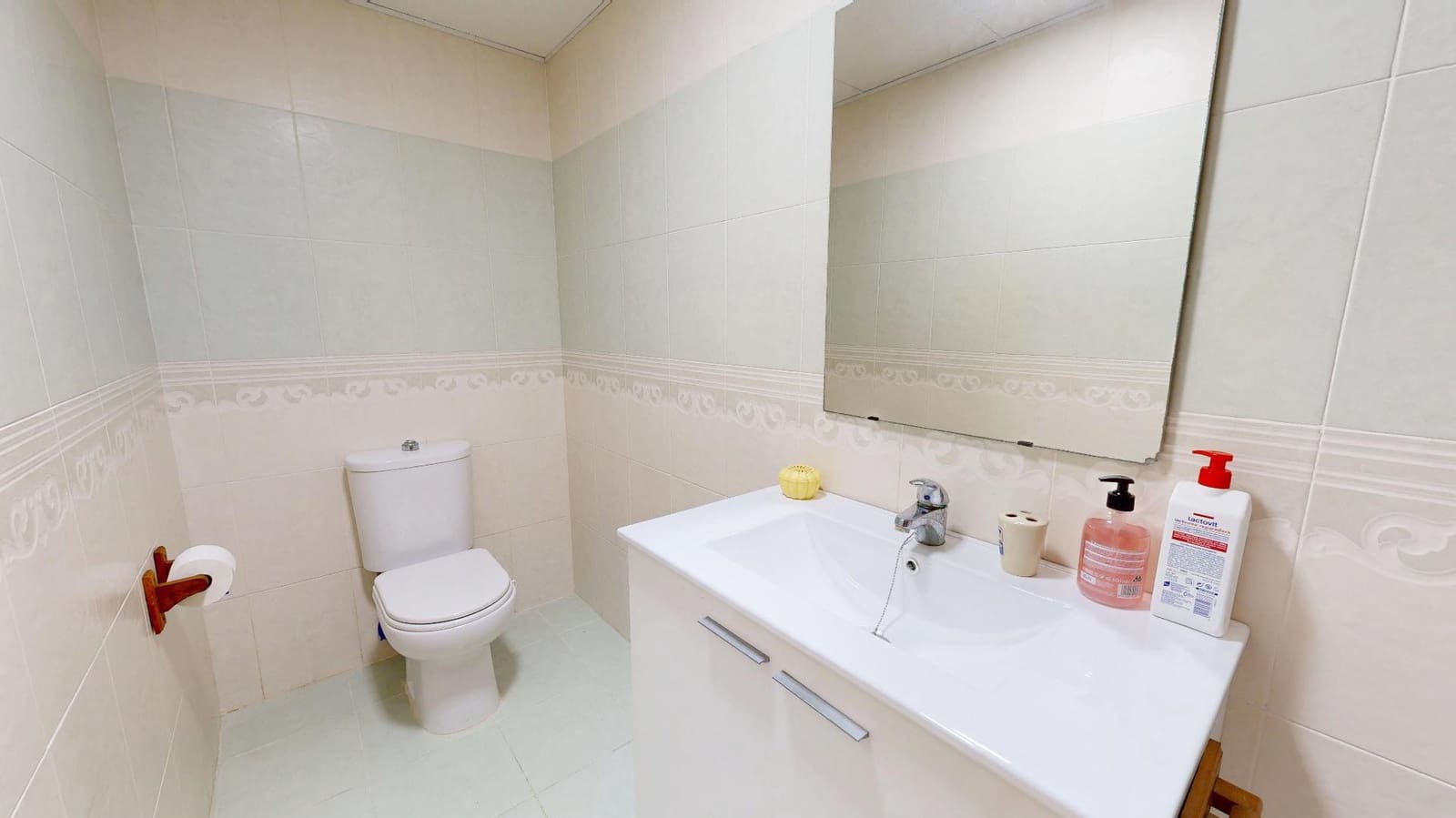 4 bedroom Flat for sale in Montserrat - € 198,000 (Ref: 9798154)