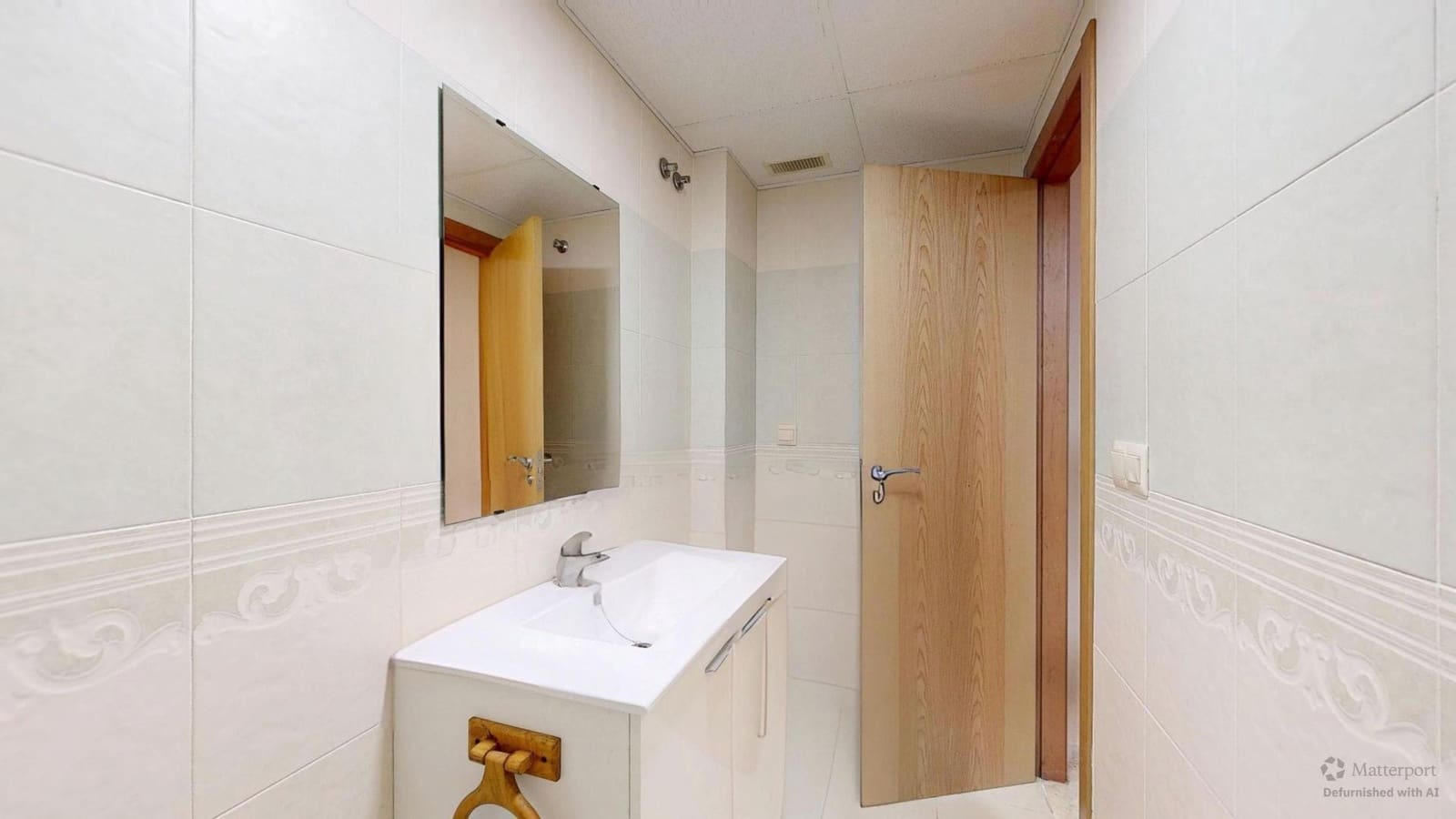 4 bedroom Flat for sale in Montserrat - € 198,000 (Ref: 9798154)