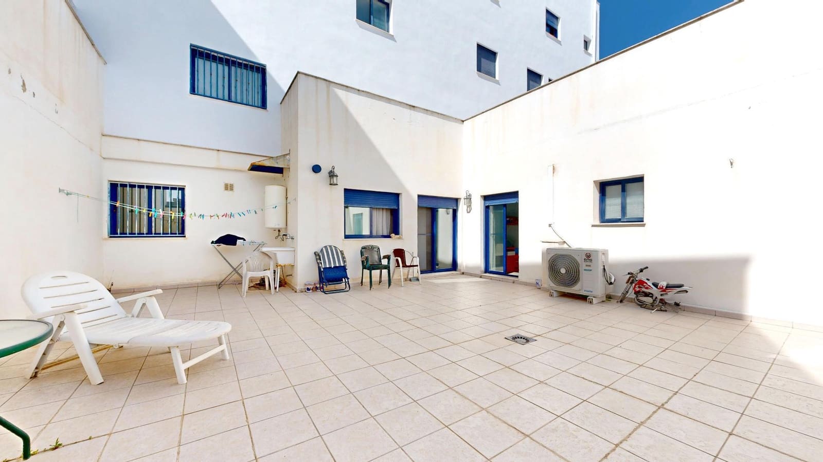 4 bedroom Flat for sale in Montserrat - € 198,000 (Ref: 9798154)