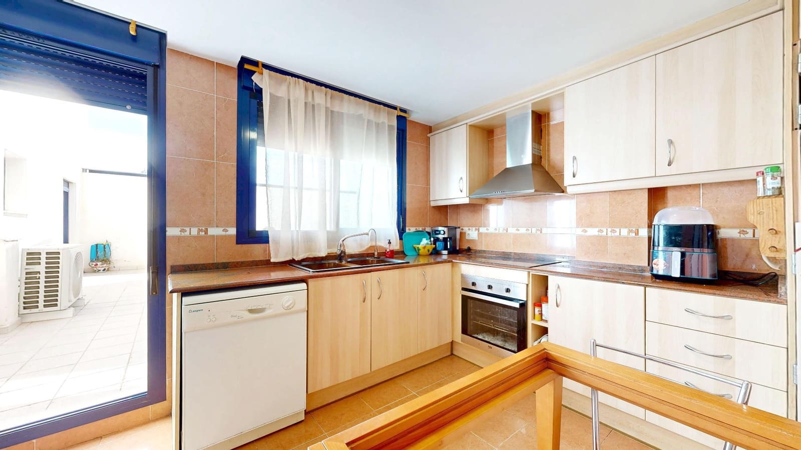 4 bedroom Flat for sale in Montserrat - € 198,000 (Ref: 9798154)