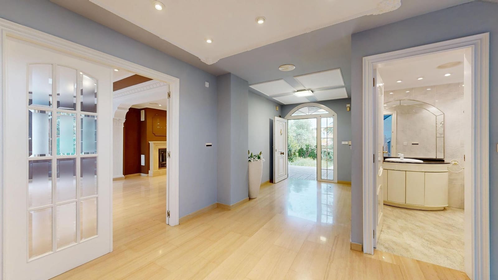 6 bedroom Villa for sale in Torrent with pool - € 900,000 (Ref: 9809396)