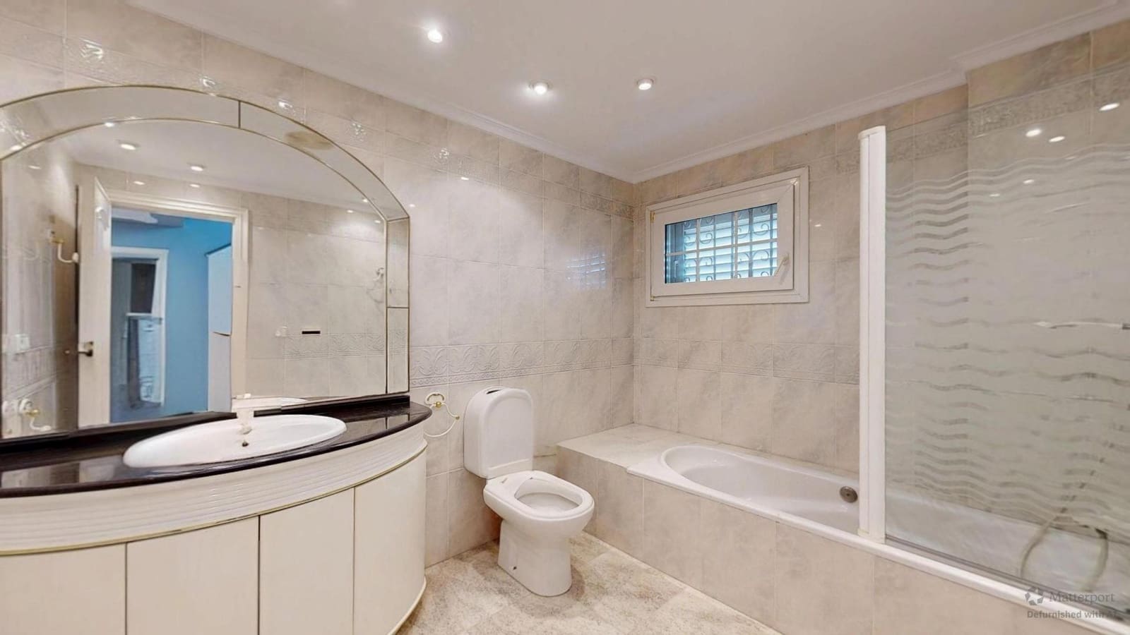 6 bedroom Villa for sale in Torrent with pool - € 900,000 (Ref: 9809396)