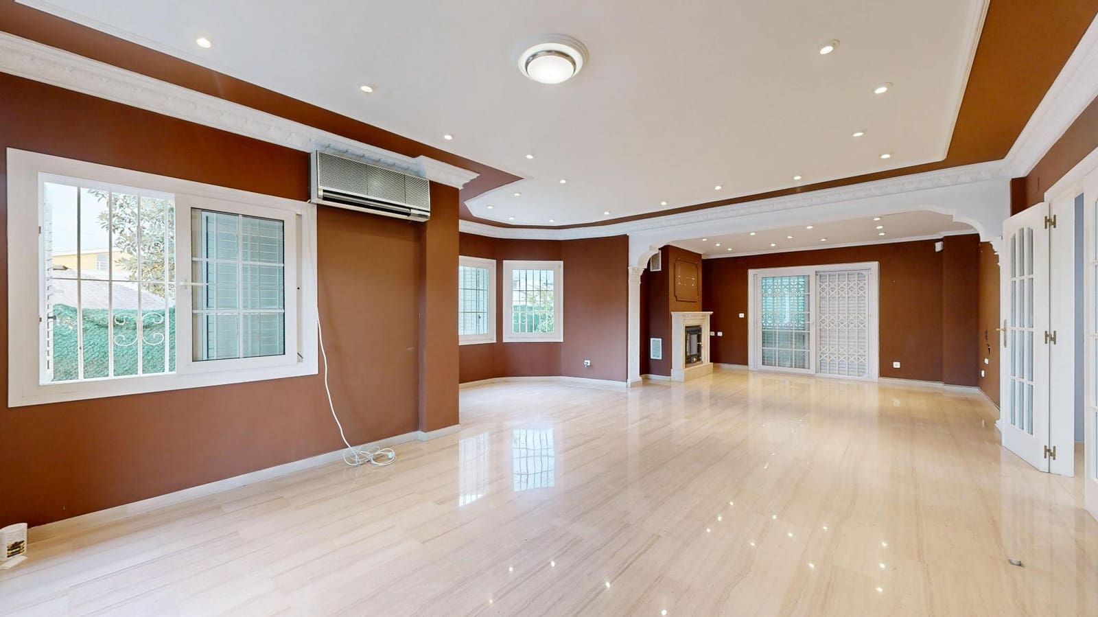 6 bedroom Villa for sale in Torrent with pool - € 900,000 (Ref: 9809396)