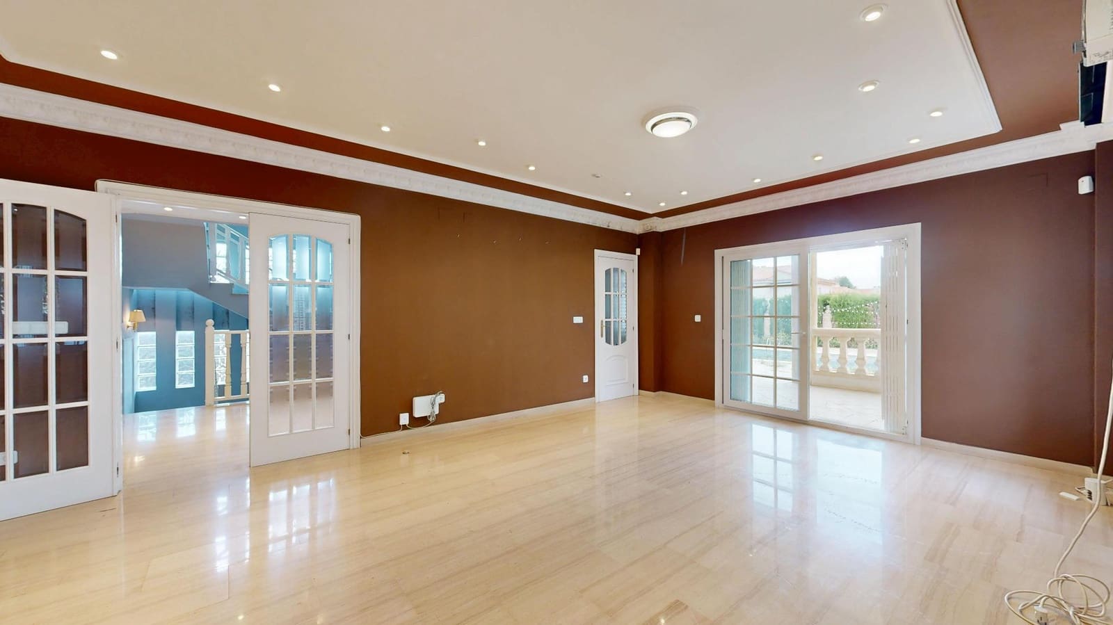 6 bedroom Villa for sale in Torrent with pool - € 900,000 (Ref: 9809396)