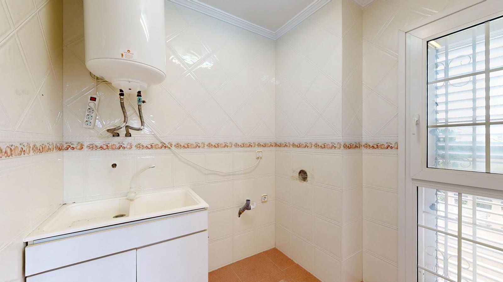 6 bedroom Villa for sale in Torrent with pool - € 900,000 (Ref: 9809396)