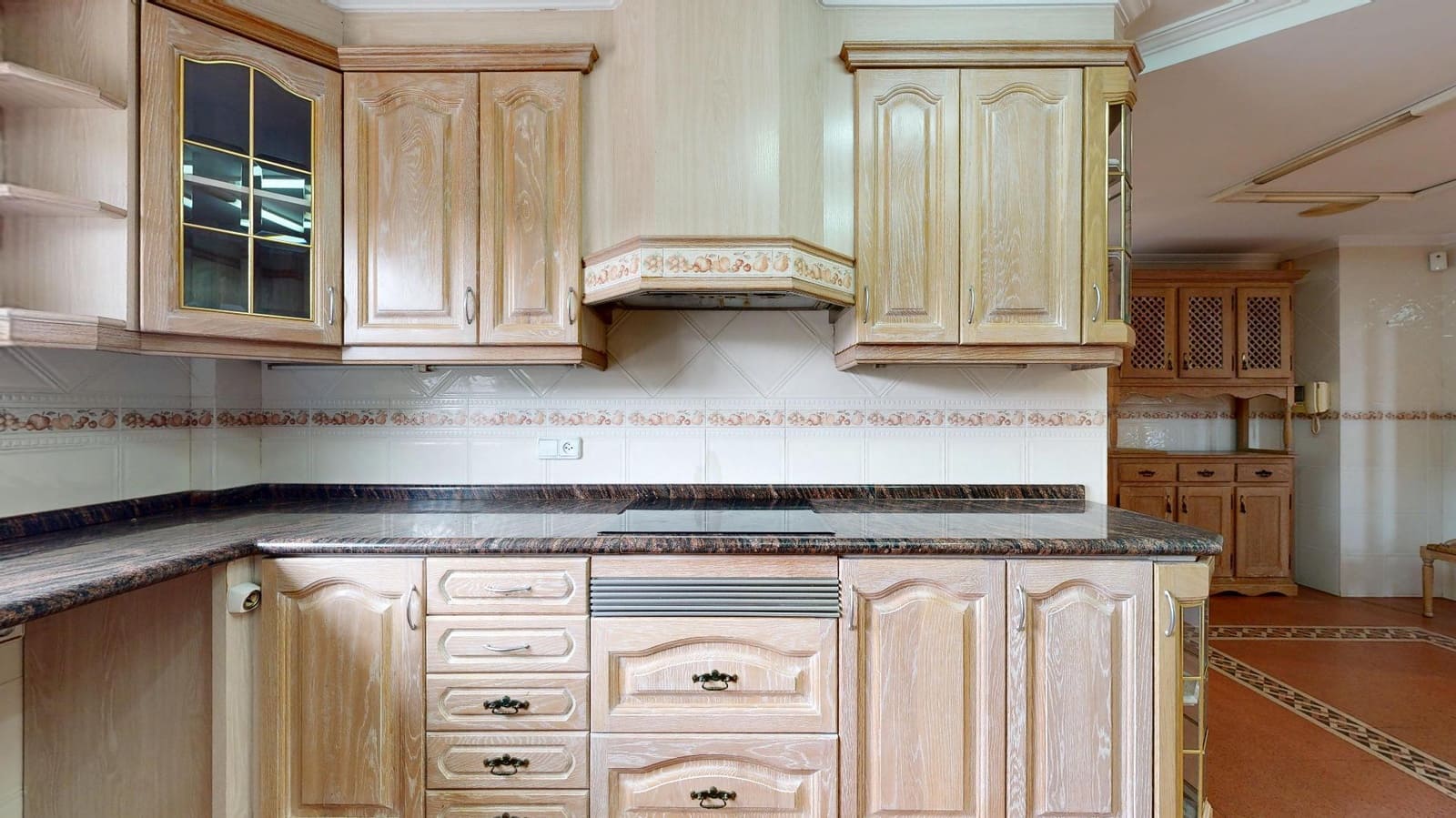 6 bedroom Villa for sale in Torrent with pool - € 900,000 (Ref: 9809396)