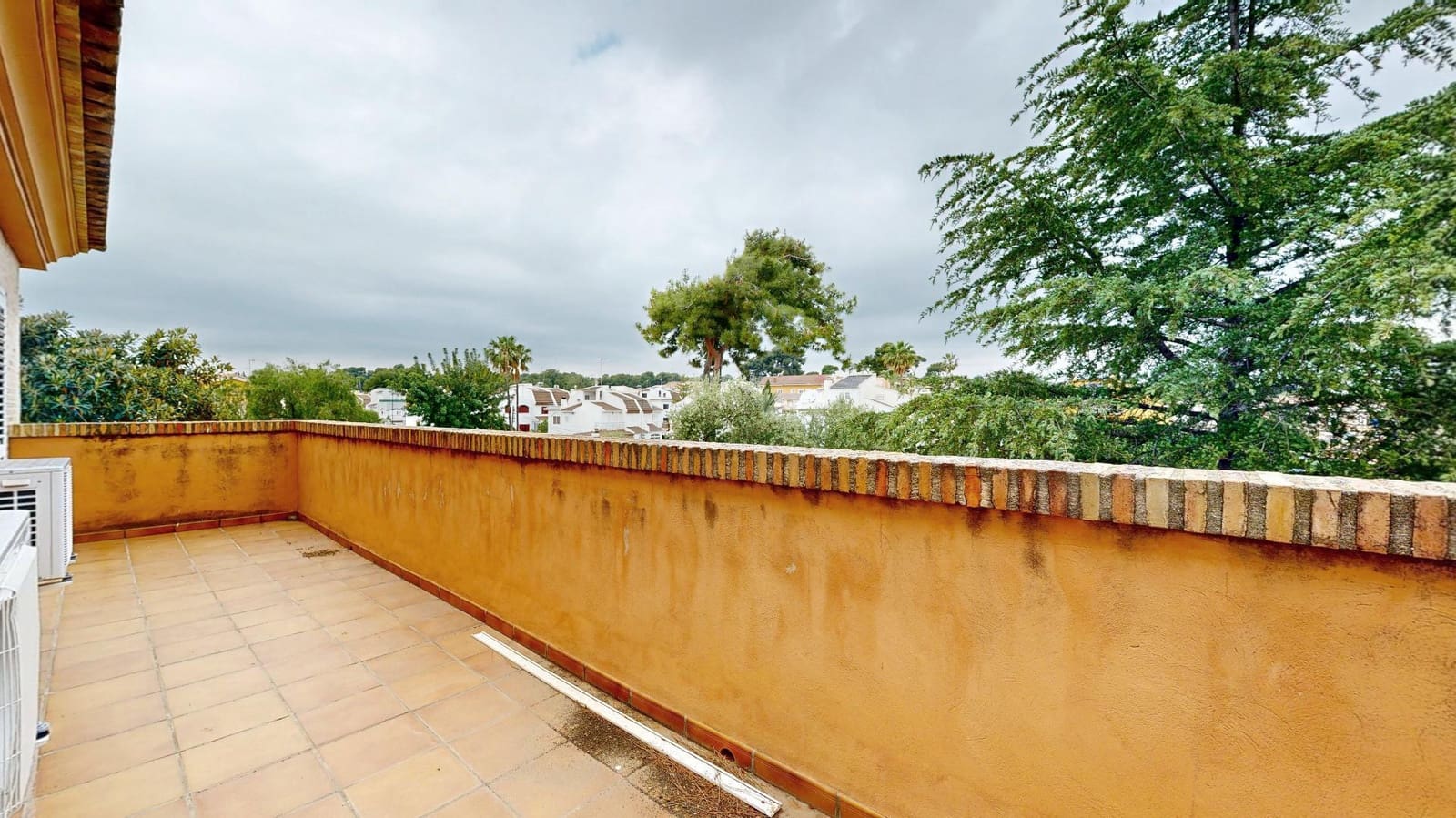 6 bedroom Villa for sale in Torrent with pool - € 900,000 (Ref: 9809396)