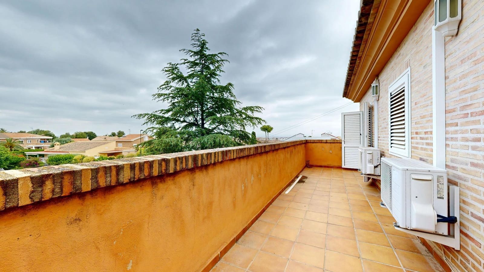 6 bedroom Villa for sale in Torrent with pool - € 900,000 (Ref: 9809396)