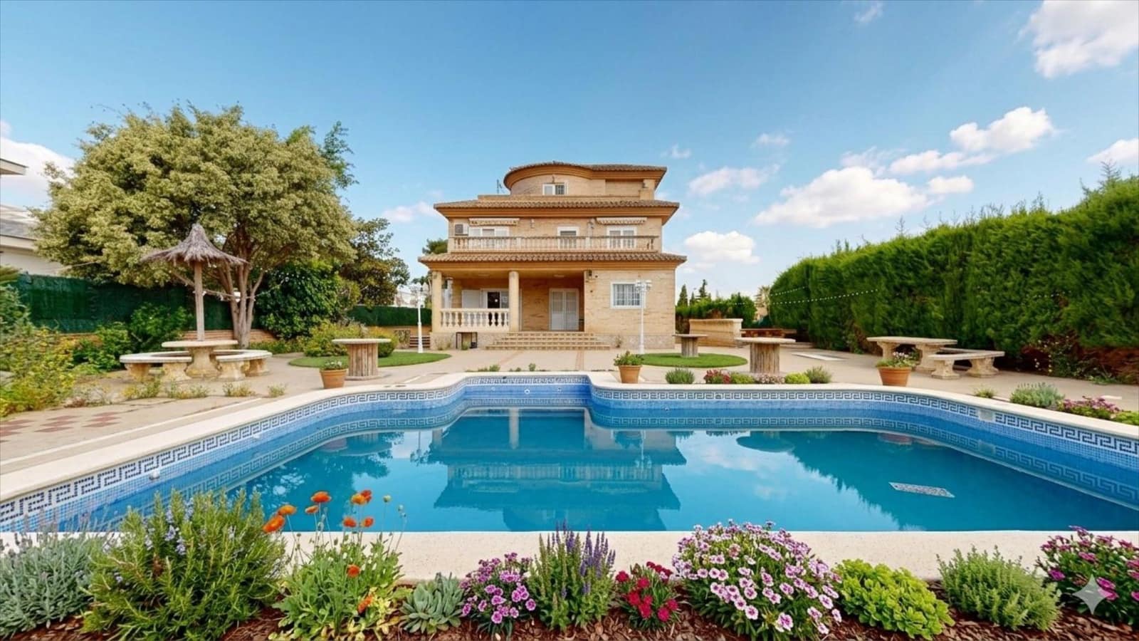6 bedroom Villa for sale in Torrent with pool - € 900,000 (Ref: 9809396)