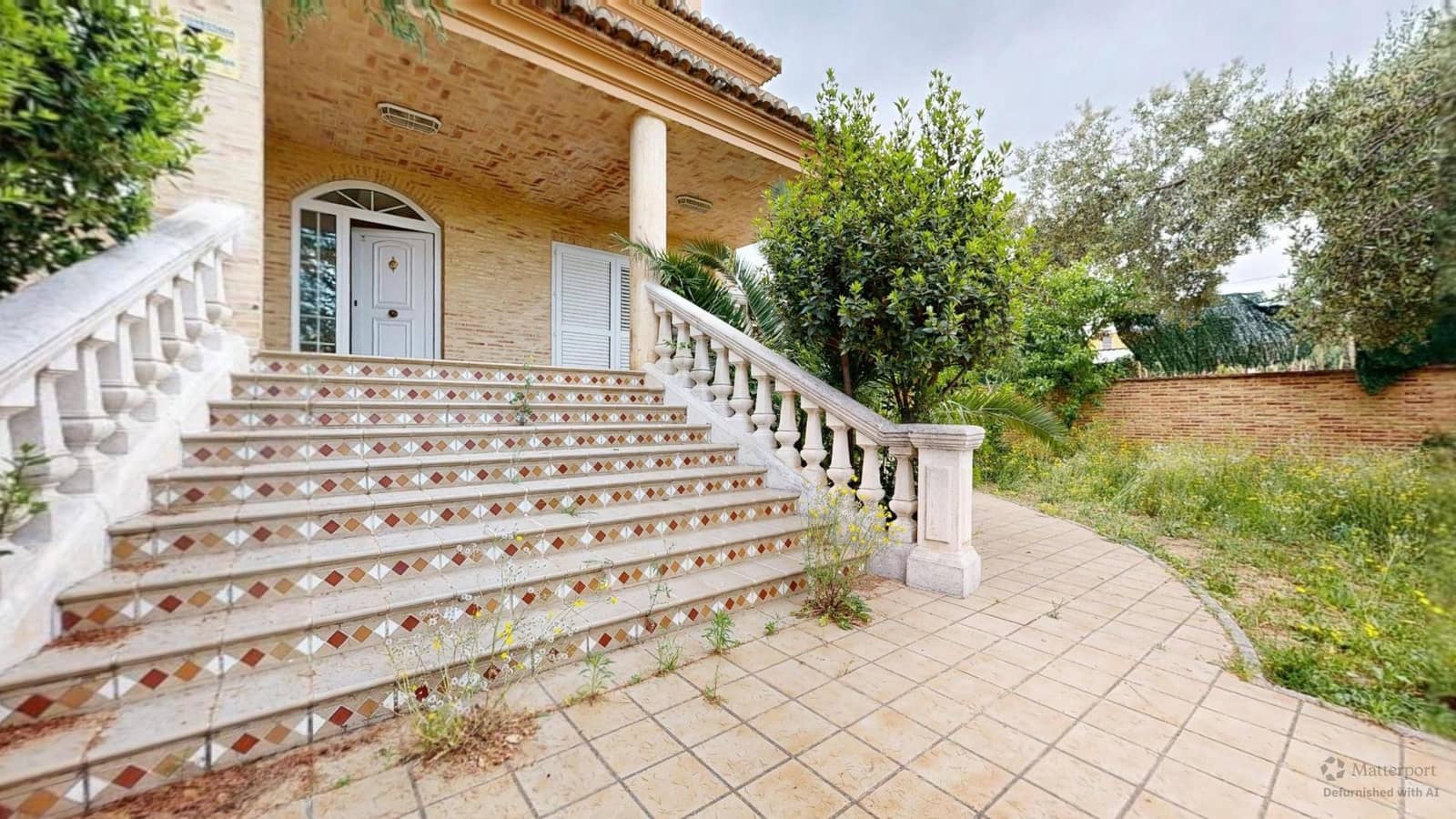 6 bedroom Villa for sale in Torrent with pool - € 900,000 (Ref: 9809396)