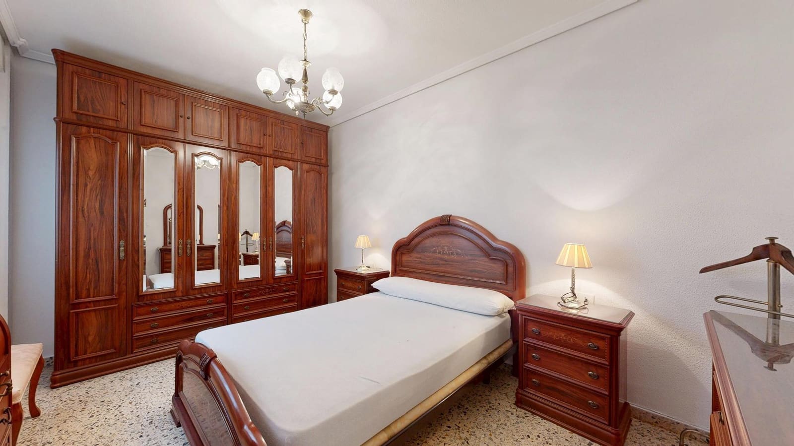 4 bedroom Flat for sale in Torrent - € 270,000 (Ref: 9847578)