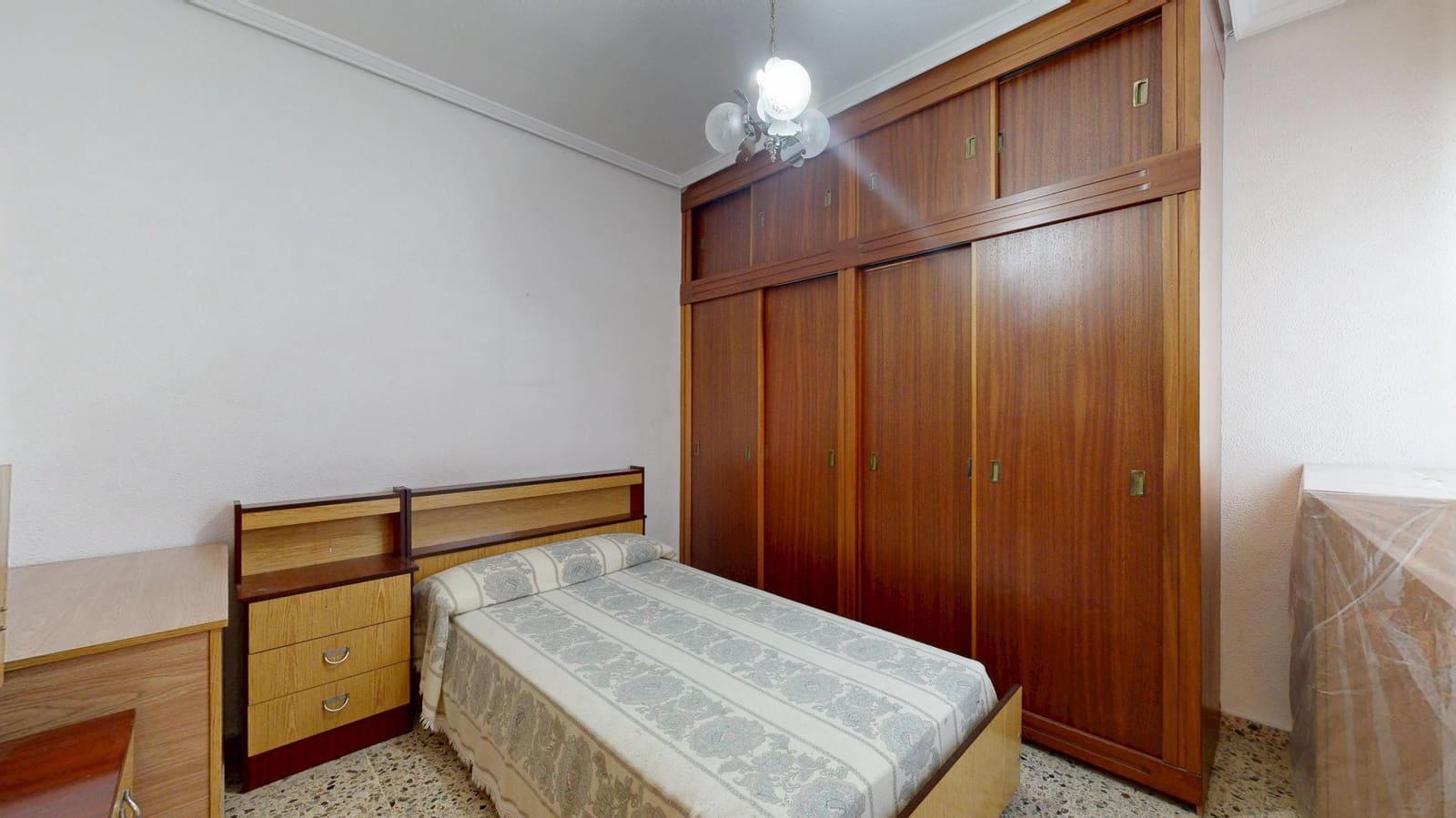 4 bedroom Flat for sale in Torrent - € 270,000 (Ref: 9847578)