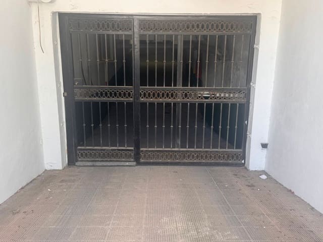 Garaje en La Duquesa / Puerto de la Duquesa, Manilva en venta - 22.000 € (Ref: 10004975)