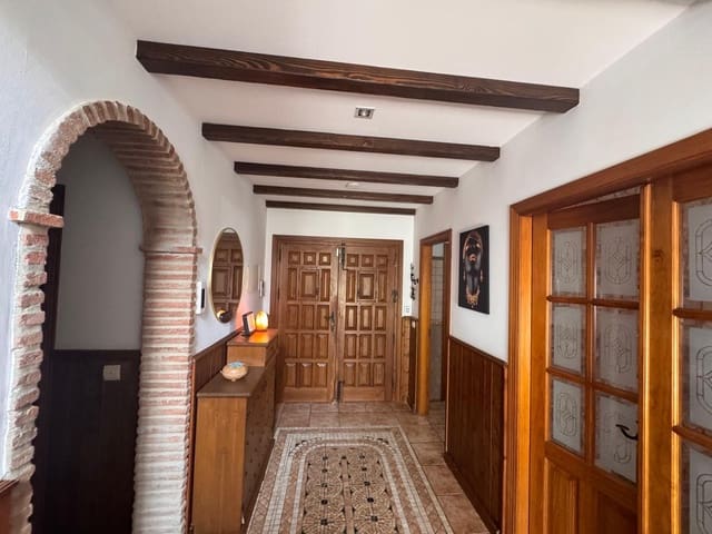 5 bedroom Finca/Country House for sale in Manilva - € 895,000 (Ref: 10020113)