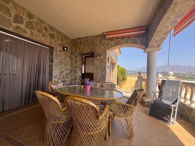 5 bedroom Finca/Country House for sale in Manilva - € 895,000 (Ref: 10020113)